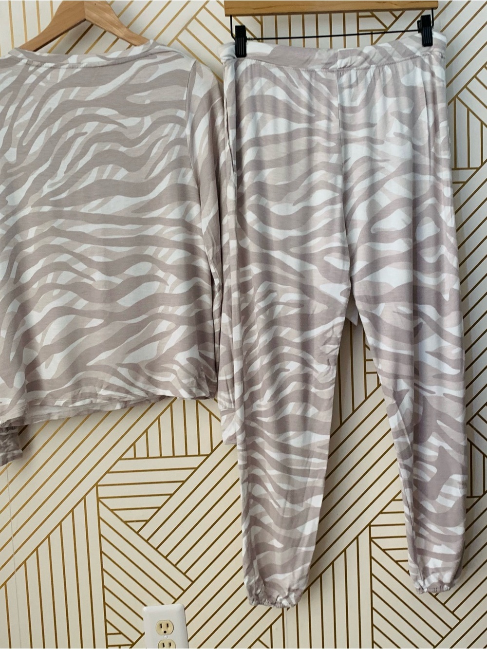 Soma Weekend SOMAWKND Sunday Lounge Set joggers graceful zebra neutral print  M - Picture 8 of 11